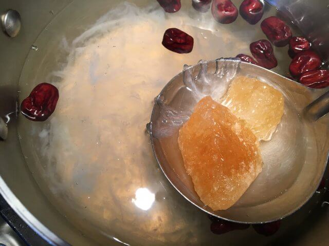 rock sugar in bird's nest soup